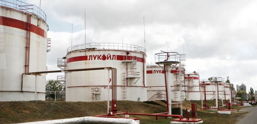 Βρετανία: Ανέστειλε τις κυρώσεις στα βουλγαρικά διυλιστήρια της Lukoil