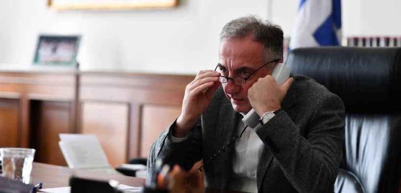 Στ. Καλαφάτης: Στήριξη στην κοινωνία με έμφαση στους αδύναμους - Τα μέτρα που έχουν ληφθεί αγγίζουν τα 4 δισ. ευρώ