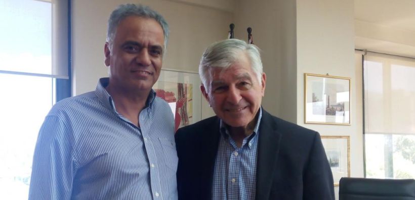 Συναντήθηκε με τον Michael Dukakis ο Σκουρλέτης