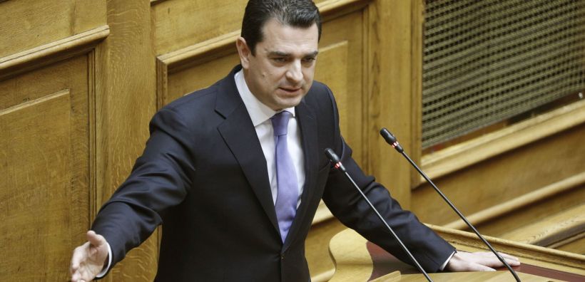 Κόντρα Σκρέκα-Φάμελλου στη Βουλή για ρήτρες, αυξήσεις τιμολογίων και ΔΕΗ - "Χαμηλότερες τιμές μόνο μέσω του ανταγωνισμού", λέει ο υπουργός