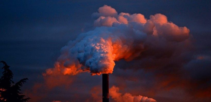 Κορύφωση των εκπομπών άνθρακα ήδη από το 2025 "βλέπει" ο IEA λόγω επιτάχυνσης της ενεργειακής μετάβασης - Αποκλιμάκωση κατά 5 δισ. τόνους έως το 2050