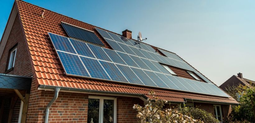SolarPower Europe: Έως και 84% απομείωση στους λογαριασμούς ρεύματος φέρνει ο συνδυασμός φ/β στέγης και αντλία θερμότητας - Τα παραδείγμα των Ισπανία, Γερμανία και Ιταλία