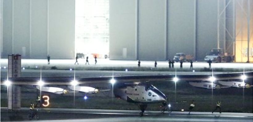 Το Solar Impulse 2 προσγειώθηκε στη Ναγκόγια της Ιαπωνίας