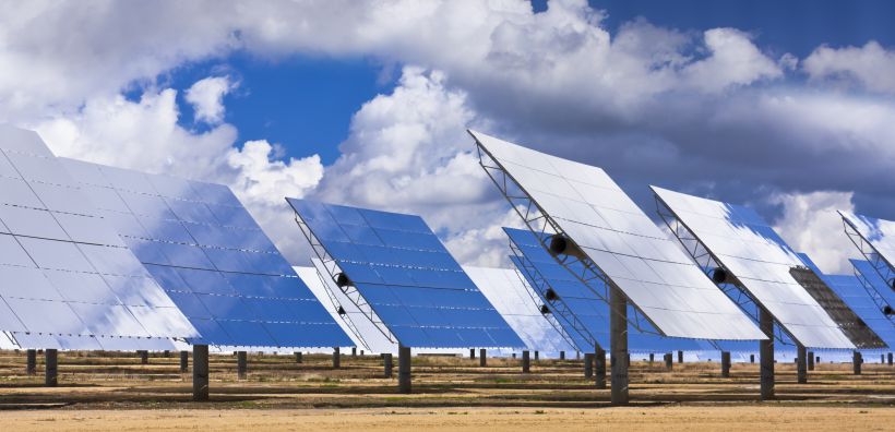 Δεσμευτικούς στόχους για τις ΑΠΕ έως το 2030 ζητά και επισήμως το ΕΚ