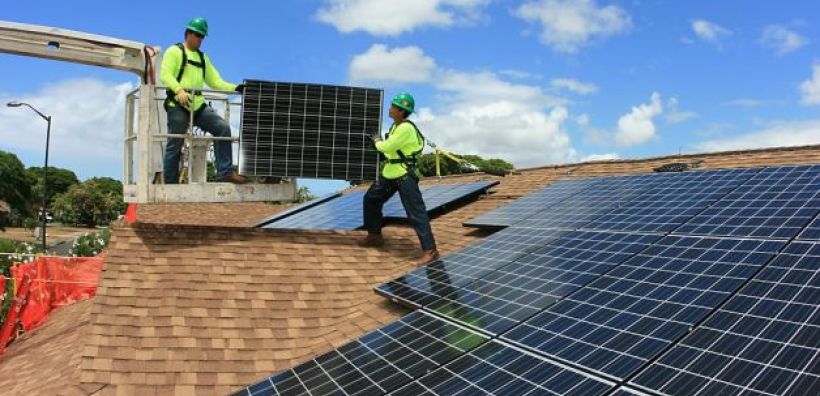 Οι αλλαγές στο net metering οδηγούν τη SolarCity σε πάνω από 550 απολύσεις