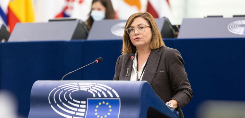Μ.Σέφκοβιτς προς Μ.Σπυράκη για τιμές ενέργειας στο Ευρωκοινοβούλιο: Να αναπτύξουν τα κράτη-μέλη την εργαλειοθήκη στο έπακρο