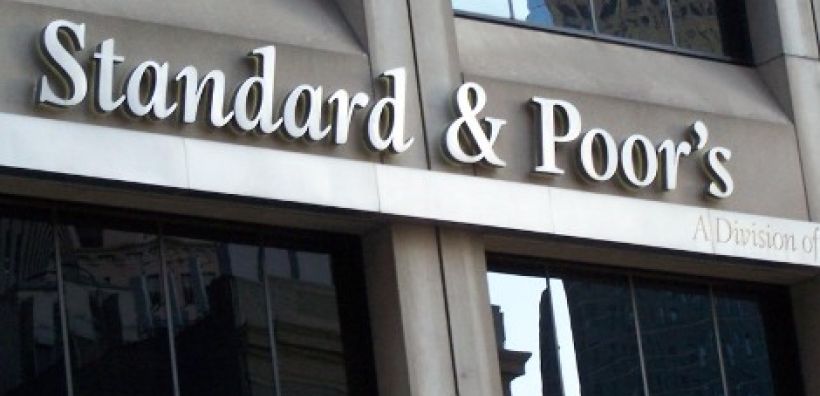 Απειλεί με υποβάθμιση όλη την ευρωζώνη η Standard &amp; Poor's