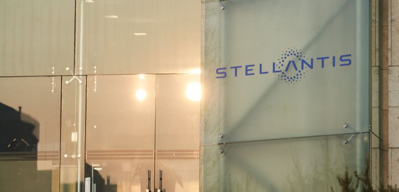 Stellantis: Τα κέρδη θα επιβαρυνθούν από νέα κόστη το β' εξάμηνο