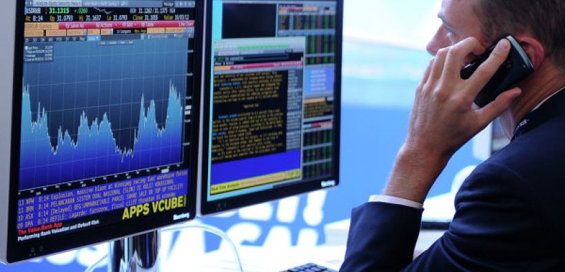 Η νέα βουτιά σε ρούβλι και πετρέλαιο «πυρπολεί» τη ρωσική χρηματιστηριακή αγορά