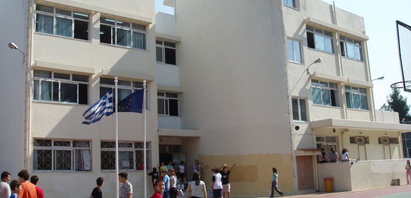 Στους δήμους το "μπαλάκι" για τις ελλείψεις πετρελαίου στα σχολεία