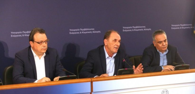 Σταθάκης: 5 εκατ. ευρώ για τις κατεδαφίσεις - Αναδασωτέες όλες οι πληγείσες περιοχές