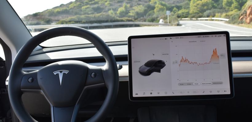 Η Tesla ανακαλεί 1,62 εκατομμύρια οχήματα στην Κίνα