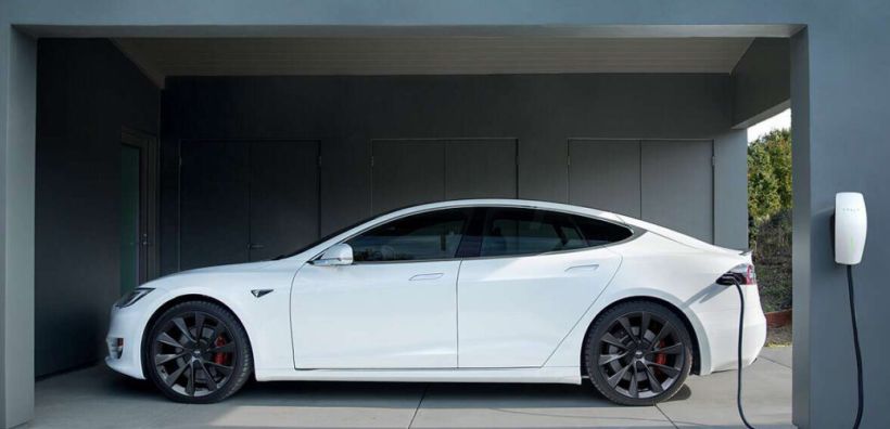 Tesla: Ξεπερνά σε κεφαλαιοποίηση ολόκληρη την αυτοκινητοβιομηχανία της Ευρώπης