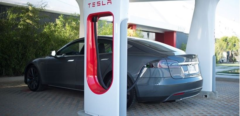 1,46 δισ. δολ. συγκέντρωσε η Tesla από την πώληση μετοχών