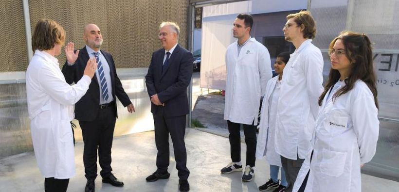 Επίσκεψη Θεοδωρικάκου στον πρώτο ολοκληρωμένο πιλοτικό σταθμό “πράσινου” υδρογόνου για τη φόρτιση ελαφρών οχημάτων στην Ελλάδα
