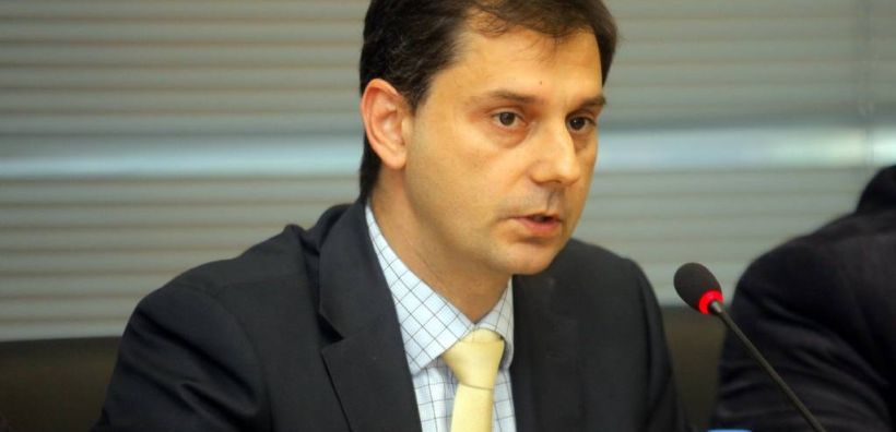 Θεοχάρης: Δεν μπορεί να υπάρξει αναπροσαρμογή των αντικειμενικών αξιών