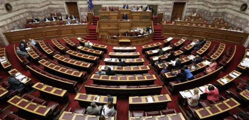 Υπερψηφίστηκε το νομοσχέδιο για τη "Μικρή ΔΕΗ" - Σε υψηλούς τόνους η συζήτηση