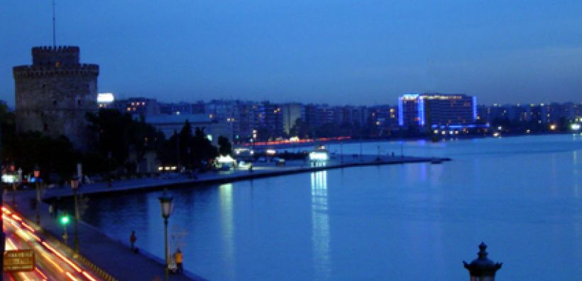 Στο σκοτάδι κεντρικοί δρόμοι της Θεσσαλονίκης