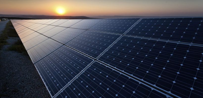 IRENA: Σχεδόν 700 GW έργων ΑΠΕ προστέθηκαν πέρυσι παγκοσμίως - Φωτοβολταίκά το 75% της νέας ισχύος