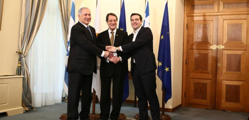 Νέα τριμερής στα τέλη του μήνα με αφορμή διεθνές συνέδριο στην Αθήνα