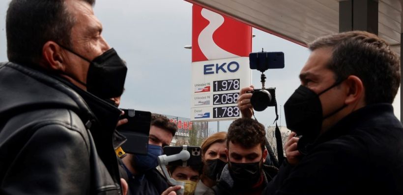 Βενζινοπώλες σε Τσίπρα: "Με τις αυξήσεις στις τιμές, κερδισμένοι είναι μόνο οι κλέφτες"