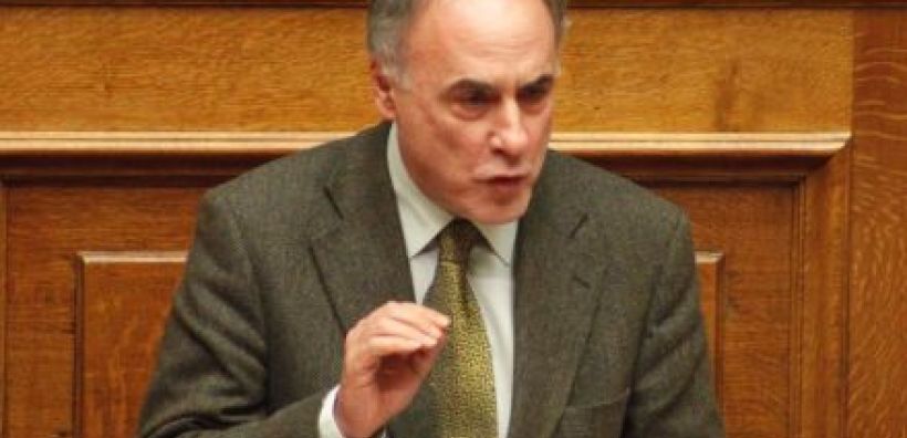 Τσούκαλης: Συνταγματική εκτροπή η απόφαση για το δημοψήφισμα