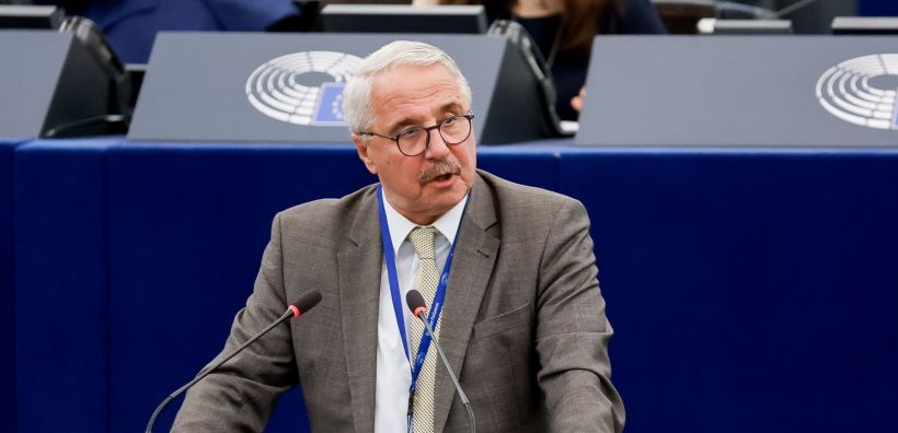 Μανιάτης: Δικαιώθηκε ο αγώνας μας στην ΕΕ για τα Ηλιακά Θερμικά