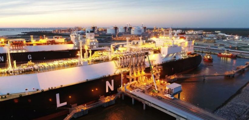 "Φρένο" στις εξαγωγές LNG ζητούν από το Λευκό Οίκο οι μεγάλοι καταναλωτές ενέργειας στις ΗΠΑ