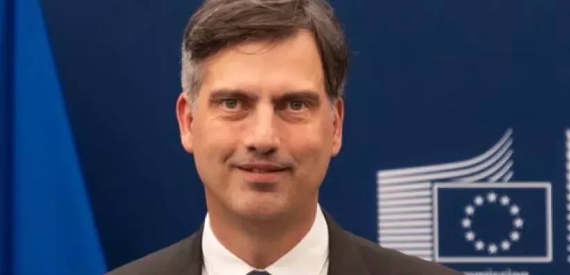 Β. Νικήτας (Κομισιόν): Τα ορυκτά καύσιμα παραμένουν ο κύριος παράγοντας καθορισμού των τιμών ηλεκτρικής ενέργειας στην Ελλάδα
