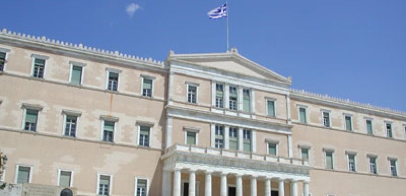 Ανασχηματισμό και εκλογικά σενάρια φέρνει η ψηφοφορία