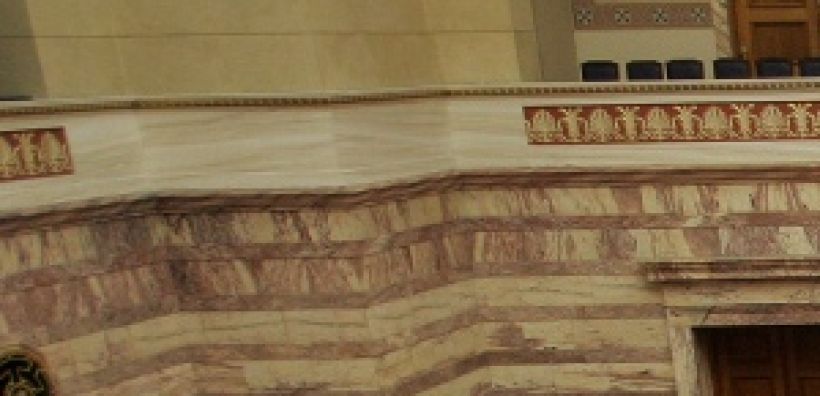 Υποχρεωμένο να διατηρεί το 34% του ΑΔΜΗΕ το δημόσιο - Σκληρή αντιπαράθεση στη Βουλή