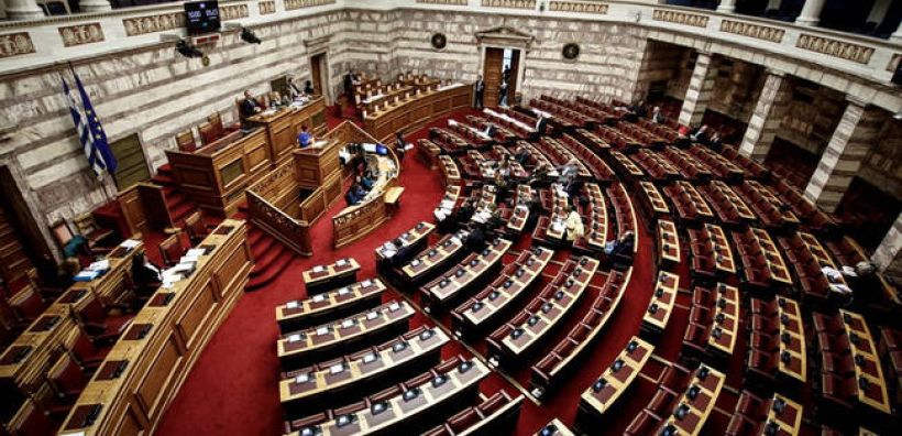 Κατατέθηκαν στη Βουλή προς κύρωση οι 4 συμβάσεις υδρογονανθράκων - Επενδυτικό ενδιαφέρον για νέες περιοχές