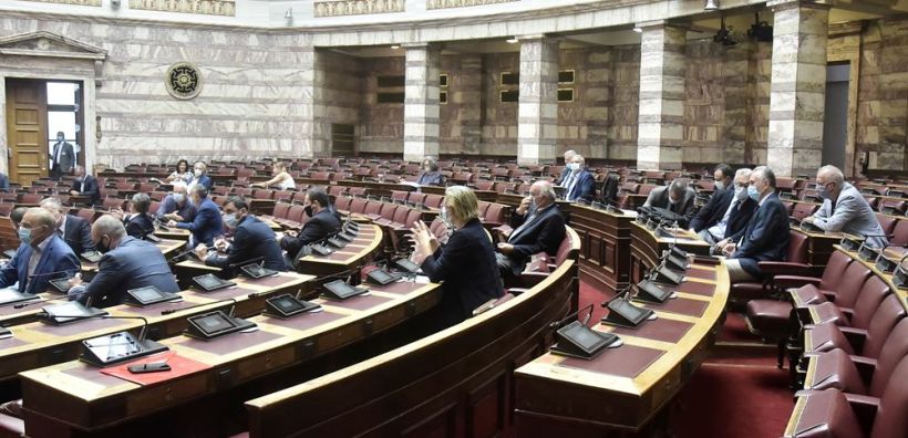 Μεικτές αντιδράσεις της αντιπολίτευσης για τις συμφωνίες Ελλάδας με Ιταλία και Αίγυπτο για ΑΟΖ