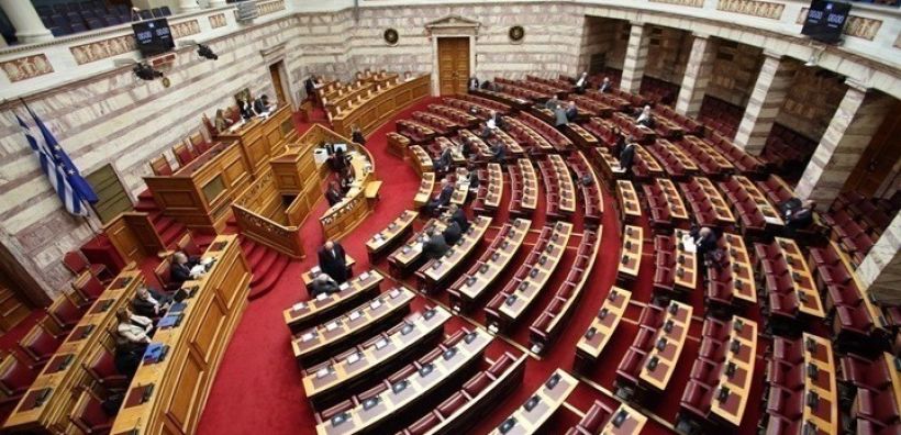Παπαθανάσης: Επενδύσεις 7,5 δισ. θα φέρει η απολιγνιτοποίηση - Τι είπαν τα υπόλοιπα κόμματα στη Βουλή για το νομοσχέδιο