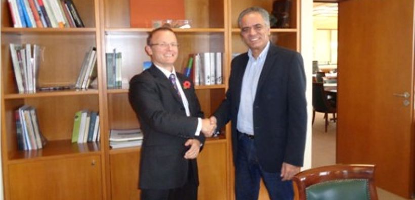 Ενέργεια και κλιματική αλλαγή στη συνάντηση ΥΠΕΝ με το Βρετανό Πρέσβη John Kittmer