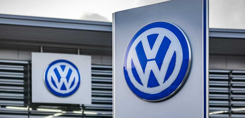 Volkswagen: Μειώνει τις προβλέψεις για τα ετήσια κέρδη λόγω δασμών των ΗΠΑ