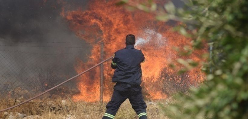 Χωρίς ηλεκτρικό ρεύμα περιοχές στην Άρτα λόγω φωτιάς σε υποσταθμό