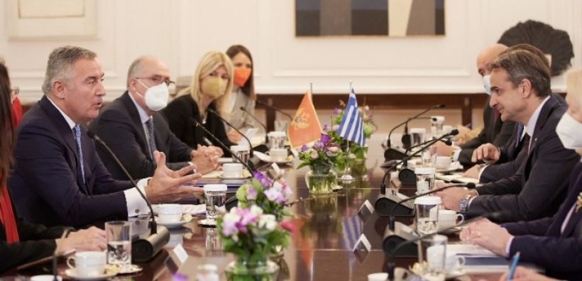 Οι προοπτικές περαιτέρω ενίσχυσης της συνεργασίας σε οικονομία, εμπόριο, ενέργεια και τουρισμό, στο επίκεντρο της συνάντησης Μητσοτάκη-Τζουκάνοβιτς