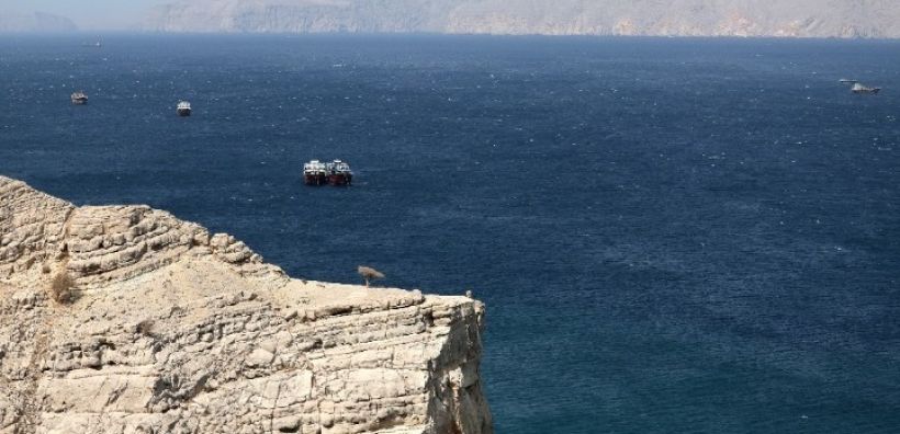Κλειστά τα Στενά του Ορμούζ έως ότου οι ΗΠΑ ικανοποιήσουν τις απαιτήσεις της Τεχεράνης