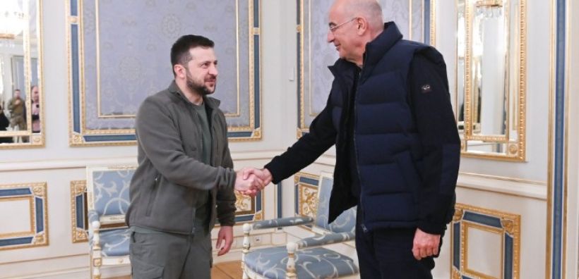 Δένδιας σε Ζελένσκι: Η Ελλάδα συνεχίζει την αμέριστη αλληλεγγύη προς την Ουκρανία