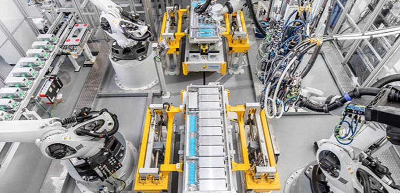 Τα σχέδια των Βρυξελλών για τα gigafactories μπαταριών – Πώς προσπαθεί η Ευρώπη να καλύψει το χαμένο έδαφος