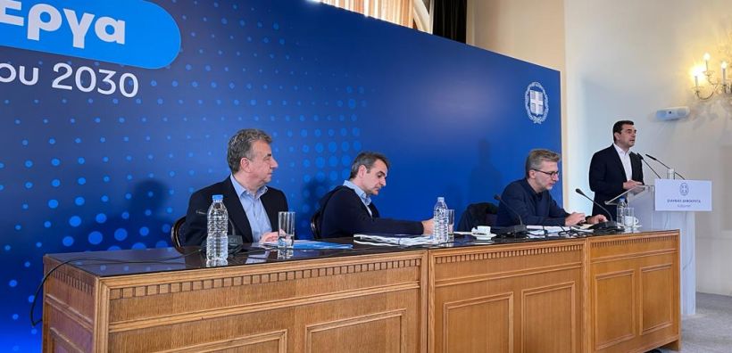 Σκρέκας: Στην Κρήτη το 100% της κατανάλωσης ηλεκτρικής ενέργειας θα παράγεται από ΑΠΕ το 2030 - Τις επόμενες εβδομάδες ο νόμος για τις επαγγελματικές ενεργειακές κοινότητες