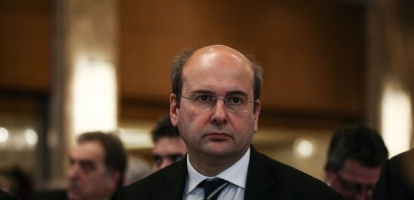 Χατζηδάκης: Η κυβέρνηση παριστάνει πως πουλά τη ΔΕΗ