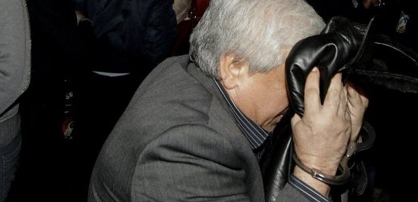 Ποιος είναι ο υπάλληλος του ΥΠΕΚΑ που εμπλέκεται στο λαθρεμπόριο καυσίμων