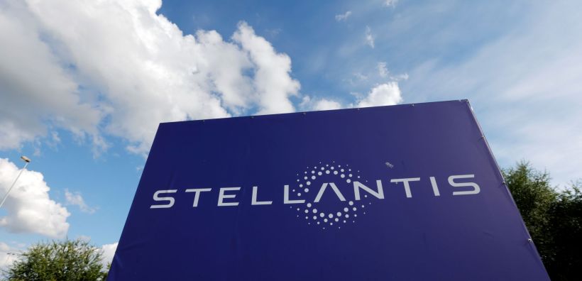 Αρνείται τις εικασίες για συγχώνευση με τη Renault, η Stellantis