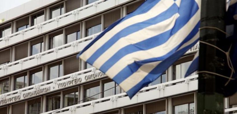 Β. Μανδραβέλης: Η κυβέρνηση δεν θέλει να αποχωρισθεί τις ΔΕΚΟ