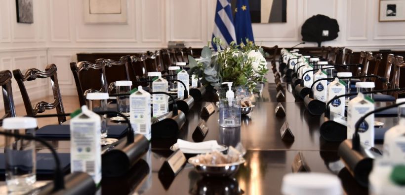 Στο Υπουργικό Συμβούλιο το νομοσχέδιο για την ενσωμάτωση της Οδηγίας 2024/1711 – Ρυθμίσεις για υποχρεωτικό hedging από τους προμηθευτές, σταθερά τιμολόγια και ευέλικτους όρους σύνδεσης