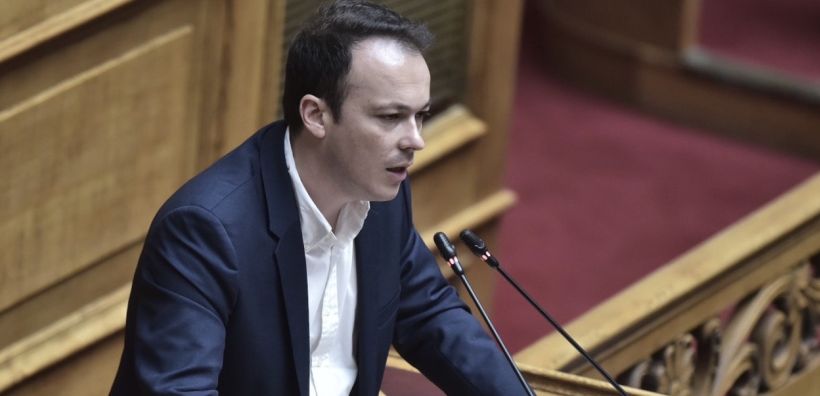 Ζαμπάρας: Αντί η κυβέρνηση να ενισχύσει ενεργειακές κοινότητες και μικροεπενδυτές, στηρίζει τις μεγάλες εταιρείες