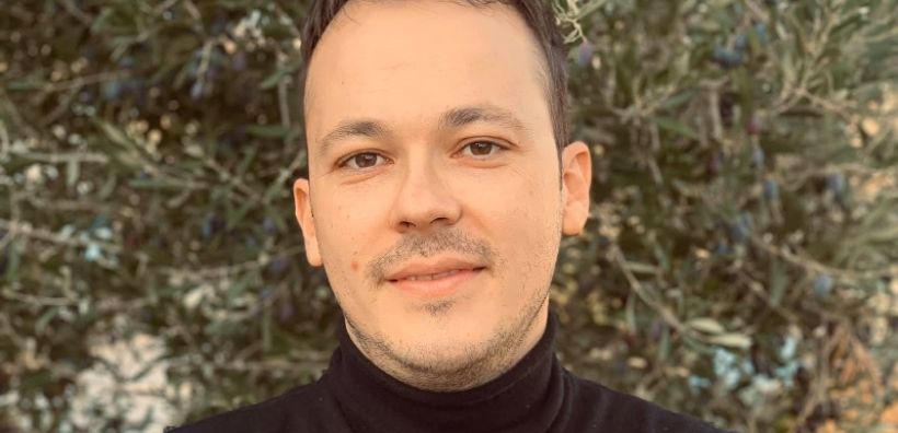Ζαμπάρας: Πολύ λίγα, πολύ αργά, τα μέτρα της κυβέρνησης για την ακρίβεια στο ρεύμα
