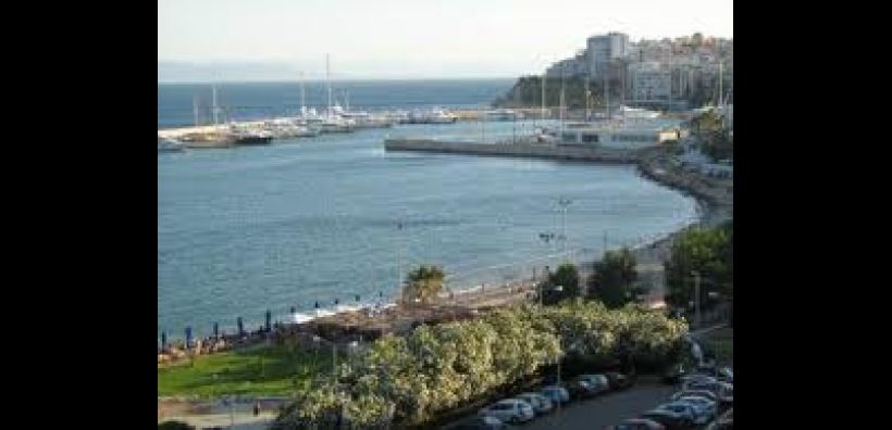 Απομάκρυνση αυθαίρετων από την παραλία της Φρεαττύδας